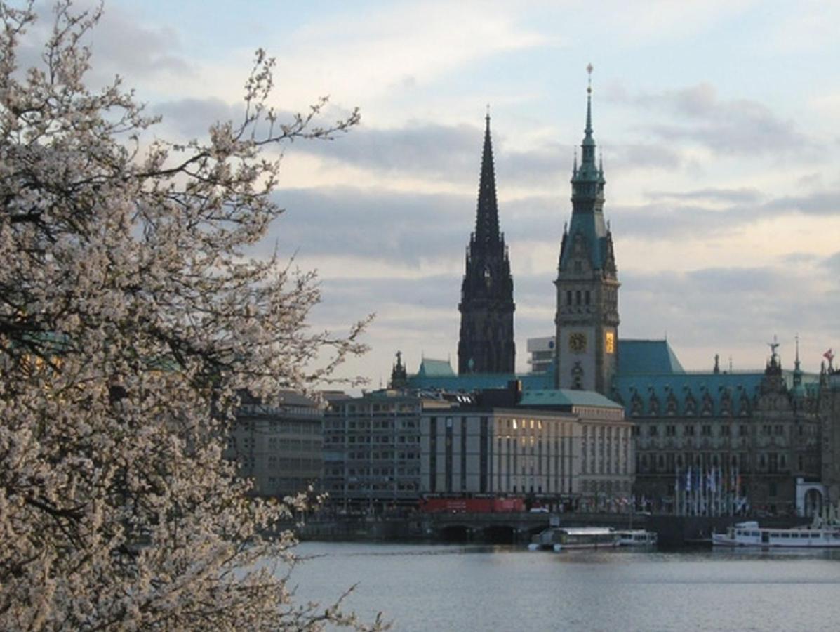 Pension Am Rathaus ฮัมบูร์ก ภายนอก รูปภาพ